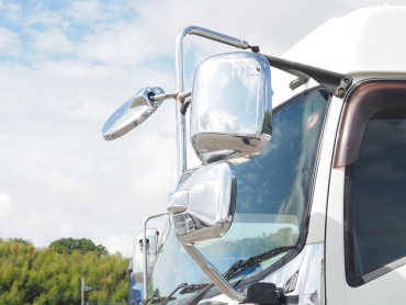 いすゞ ギガ ウイング車 大型 QKG-CYJ77B 年式 H28[写真09]