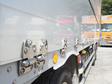 いすゞ ギガ ウイング車 大型 QKG-CYJ77B 年式 H28[写真17]