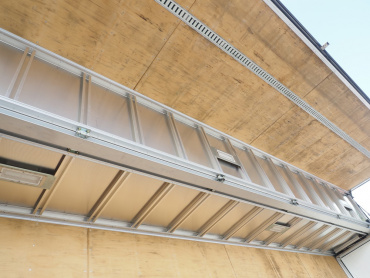 いすゞ ギガ ウイング車 大型 QKG-CYJ77B 年式 H28[写真23]