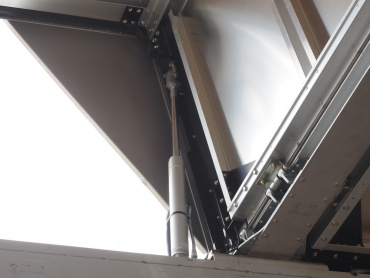 いすゞ ギガ ウイング車 大型 QKG-CYJ77B 年式 H28[写真19]