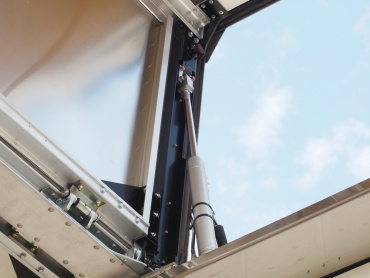 いすゞ ギガ ウイング車 大型 QKG-CYJ77B 年式 H28[写真20]