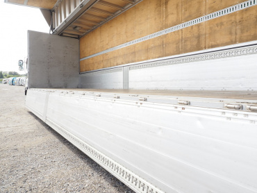 いすゞ ギガ ウイング車 大型 QKG-CYJ77B 年式 H28[写真21]