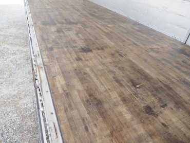 いすゞ ギガ ウイング車 大型 QKG-CYJ77B 年式 H28[写真25]