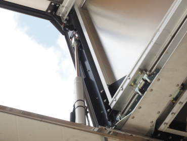 いすゞ ギガ ウイング車 大型 QKG-CYJ77B 年式 H28[写真13]