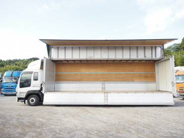 いすゞ ギガ ウイング車 大型 LKG-CYJ77A 年式 H23[写真12]