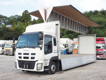いすゞ ギガ ウイング車 大型 LKG-CYJ77A 年式 H23[写真03]