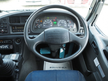 いすゞ ギガ ウイング車 大型 LKG-CYJ77A 年式 H23[写真29]