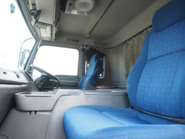 いすゞ ギガ ウイング車 大型 LKG-CYJ77A 年式 H23[写真37]