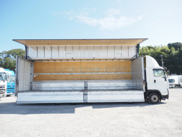 いすゞ ギガ ウイング車 大型 QPG-CYJ77B 年式 H28[写真11]