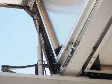 いすゞ ギガ ウイング車 大型 QPG-CYJ77B 年式 H28[写真13]