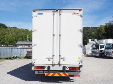 いすゞ ギガ ウイング車 大型 QPG-CYJ77B 年式 H28[写真07]