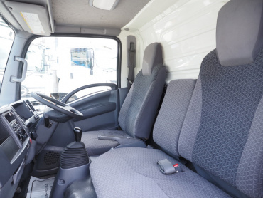 いすゞ エルフ バン車 小型 TRG-NLR85AN 年式 H30[写真25]
