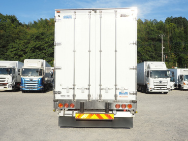 いすゞ ギガ ウイング車 大型 LKG-CYJ77A 年式 H23[写真07]