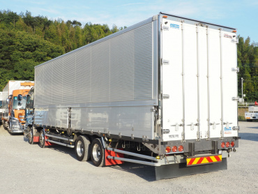 いすゞ ギガ ウイング車 大型 LKG-CYJ77A 年式 H23[写真08]