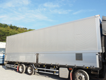 いすゞ ギガ ウイング車 大型 LKG-CYJ77A 年式 H23[写真13]