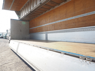 いすゞ ギガ ウイング車 大型 LKG-CYJ77A 年式 H23[写真23]