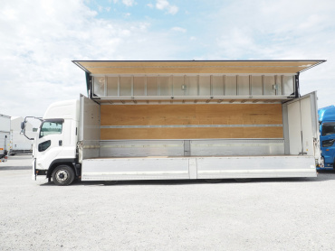 いすゞ ギガ ウイング車 大型 2PG-CYJ77C 年式 R3[写真16]