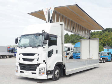 いすゞ ギガ ウイング車 大型 2PG-CYJ77C 年式 R3[写真03]