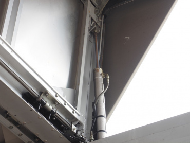 いすゞ エルフ ウイング車 小型 SKG-NPR85YN 年式 H25[写真13]