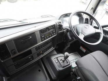 日野 プロフィア トラクタ 大型 QPG-SH1EDDG 年式 H29[写真20]