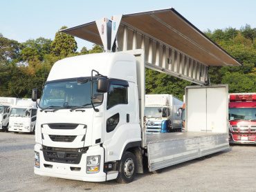 いすゞ ギガ ウイング車 大型 2PG-CYJ77C 年式 R3[写真03]