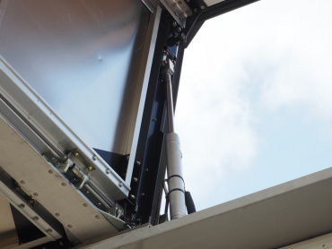 いすゞ ギガ ウイング車 大型 QPG-CYJ77B 年式 H29[写真17]