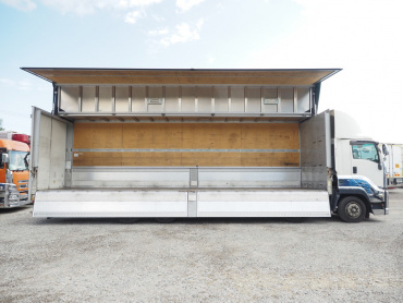 いすゞ ギガ ウイング車 大型 QPG-CYJ77B 年式 H29[写真09]