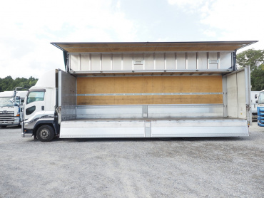 いすゞ ギガ ウイング車 大型 QPG-CYJ77B 年式 H29[写真15]