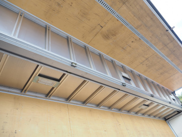 いすゞ ギガ ウイング車 大型 QPG-CYJ77B 年式 H29[写真20]