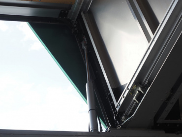 いすゞ ギガ ウイング車 大型 QPG-CYJ77B 年式 H29[写真16]