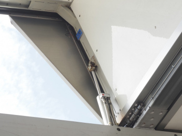 いすゞ ギガ ウイング車 大型 QKG-CYJ77A 年式 H26[写真18]