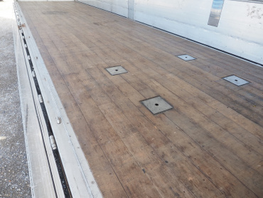 いすゞ ギガ ウイング車 大型 QKG-CYJ77A 年式 H26[写真24]