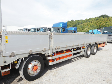 いすゞ ギガ 平ボディ 大型 QKG-CYJ77B 年式 H29[写真16]
