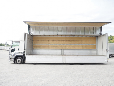 いすゞ ギガ ウイング車 大型 2PG-CYJ77C 年式 H29[写真13]