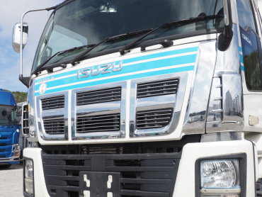 いすゞ ギガ ウイング車 大型 QKG-CYJ77A 年式 H27[写真08]