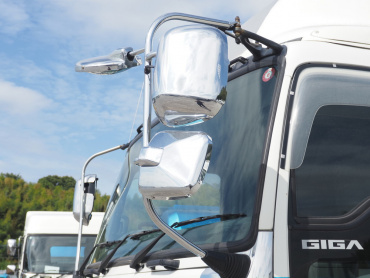 いすゞ ギガ ウイング車 大型 QKG-CYJ77A 年式 H27[写真09]