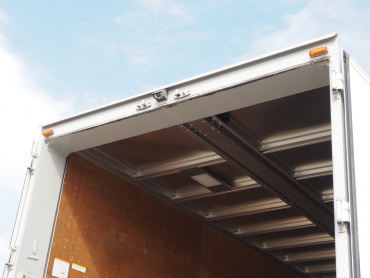 いすゞ ギガ ウイング車 大型 QKG-CYJ77A 年式 H27[写真15]