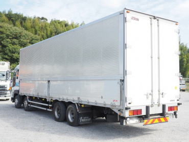 いすゞ ギガ ウイング車 大型 QKG-CYJ77A 年式 H27[写真07]