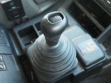 いすゞ ギガ ウイング車 大型 QKG-CYJ77A 年式 H27[写真22]