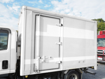 いすゞ エルフ バン車 小型 TPG-NLR85AN 年式 H27[写真11]