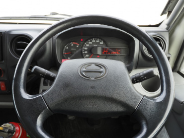 日野 デュトロ ウイング車 小型 TKG-XZU710M 年式 H27[写真30]