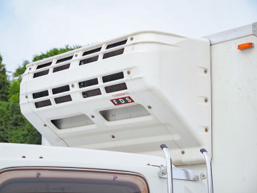 いすゞ フォワード 冷凍バン 中型 2PG-FRR90T2 年式 H30[写真08]