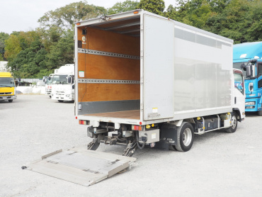 いすゞ エルフ バン車 小型 2RG-NMR88AN 年式 R1[写真17]