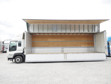 いすゞ ギガ ウイング車 大型 LKG-CYJ77A 年式 H23[写真16]