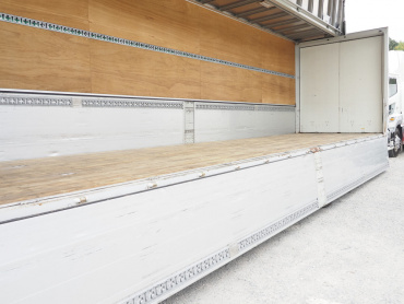 いすゞ ギガ ウイング車 大型 LKG-CYJ77A 年式 H23[写真20]