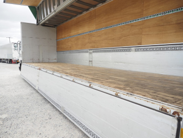 いすゞ ギガ ウイング車 大型 LKG-CYJ77A 年式 H23[写真19]