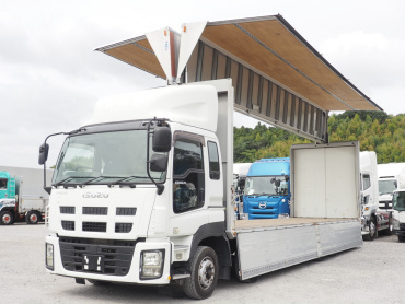 いすゞ ギガ ウイング車 大型 LKG-CYJ77A 年式 H23[写真03]