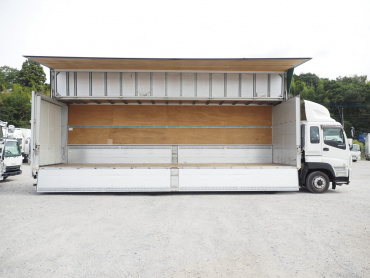 いすゞ ギガ ウイング車 大型 LKG-CYJ77A 年式 H23[写真11]