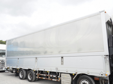 いすゞ ギガ ウイング車 大型 LKG-CYJ77A 年式 H23[写真10]