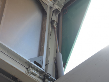 いすゞ ギガ ウイング車 大型 QKG-CYJ77B 年式 H28[写真12]